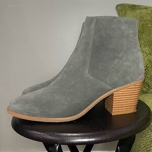 Susina Dana-Lea Suede Ankle Boots Gray Size 10